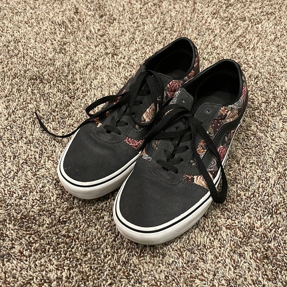 Women’s vans size 9